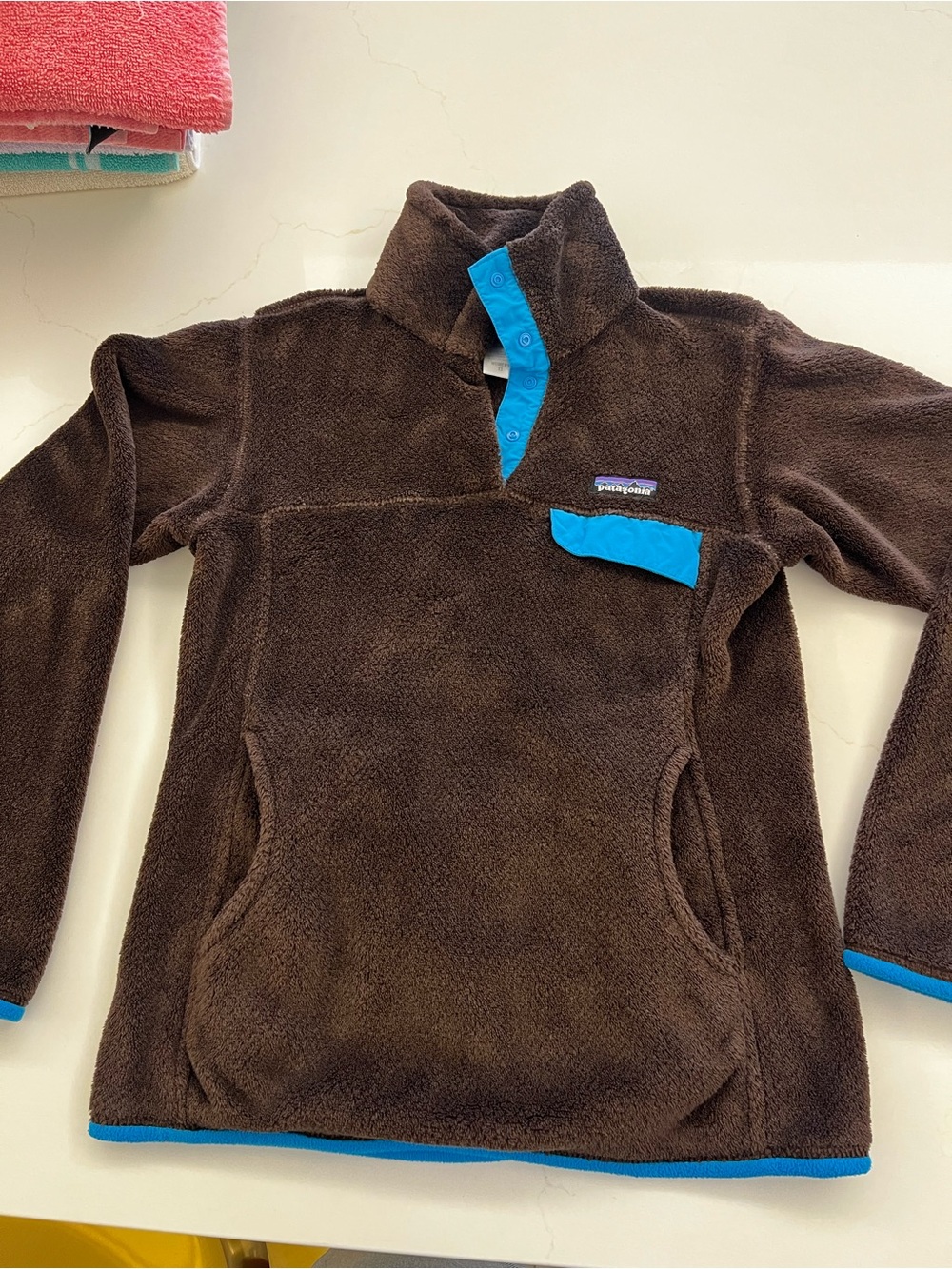 Patagonia Women’s Brown Fleece Pullover with Bright Blue Trim